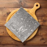 Paño De Cocina Purpurina Gris moderno marca nombre personalizado<br><div class="desc">Presentamos las exquisitas Sparkles de Purpurina Gris Moderno con el producto Nombre Personalizado, una impresionante combinación de diseño contemporáneo y elegancia personalizada. Este producto presenta un entorno cautivador en un moderno tono gris, exuberante sofisticación y estilo. El color sobrio y a la vez moda prepara el escenario para el fascinante...</div>