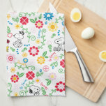 Paño De Cocina Snoopy So Sweet Flower Pattern<br><div class="desc">Take a look at this super cute design featuring Snoopy in a bright,  floral garden pattern.</div>