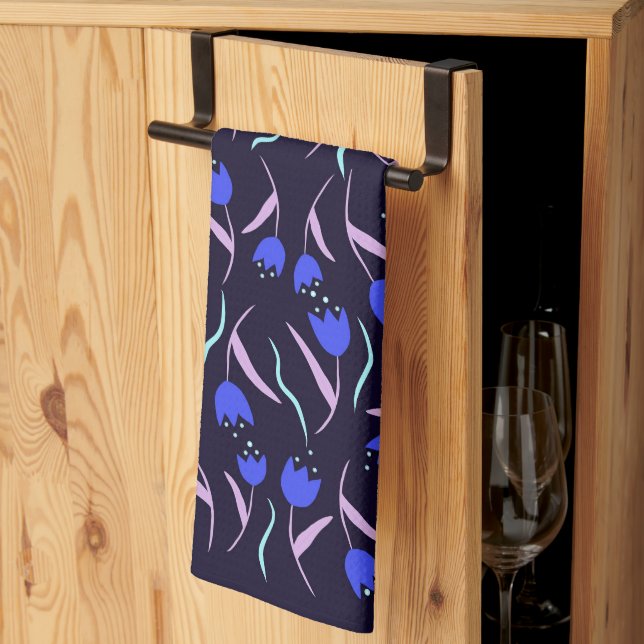 Paño De Cocina Spring Floral Pattern on Dark Blue Background (Pliegue de tercios)
