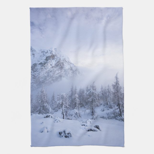 Paño De Cocina Tierras maravillosas del invierno, niebla, bosque  (Vertical)