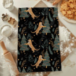 Paño De Cocina "Tigre navideño vintage con árbol de Navidad negro<br><div class="desc">Añada un toque alegre y elegante a su cocina de vacaciones con el tigre de Navidad Vintage con toalla de cocina negra en árbol de Navidad. Con un bonito diseño de tigre de época, emparejado con un bello árbol de Navidad con un elegante fondo negro, esta toalla combina el estilo...</div>