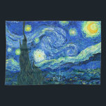 Paño De Cocina van noche estrellada<br><div class="desc">La famosa pintura de Van Gogh, "La noche estrellada". Durante su estancia en el asilo de Saint Remy en los años 80, van Gogh describió las colinas onduladas y los cipreses que vio desde su ventana. Digitalmente realzado por PixDezines.Copyright © 2008-2016 PixDezines.com™ y PixDezines™ en zazzle.com. Todos los derechos reservados....</div>
