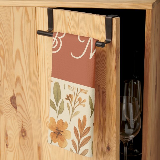 Paño De Cocina Vibes de otoño y monograma floral rusos (Pliegue de tercios)