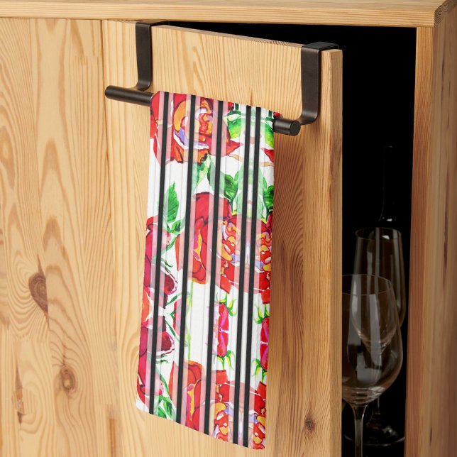 Paño De Cocina Vibrant red flowers and green leaves on curtains (Subido por el creador)