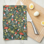 Paño De Cocina Woodland Gnomes<br><div class="desc">Espectacular estampado de bosques verdes y rojos,  diseñado por Shelby Allison,  con pequeños personajes gnomos,  hongos,  flores y follaje.</div>