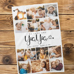 Paño De Cocina Yiayia te queremos corazón Collage de fotos modern<br><div class="desc">¡Te queremos Yiayia! Pequeña y moderna toalla de cocina de colección de fotos de la familia de personalizados para mostrar a la abuela lo mucho que le encanta. Nos encanta este diseño de escritura con letras a mano con un corazón floreciente, lo que hace de esto un sincero regalo de...</div>