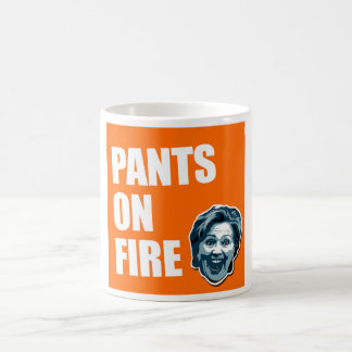 Pantalones de Hillary Clinton en la taza de café