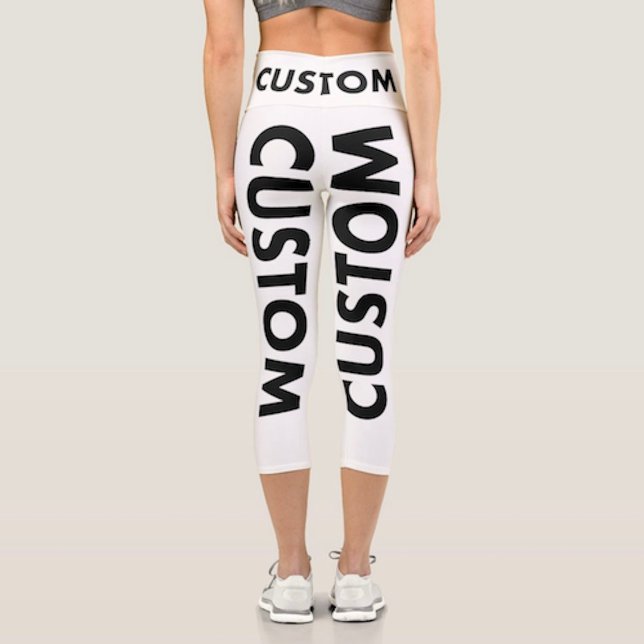 Pantalones de yoga de cintura alta Capris personal (High waisted custom capris all over print personalized capri pants back view close up.)