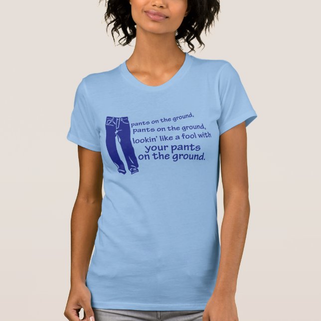 Pantalones en la camisa de tierra (Anverso)