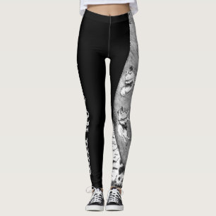 Pantalones en las polainas del Keeshond del fuego