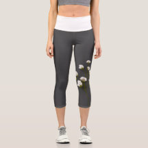 Pantalones floreados de primavera grises