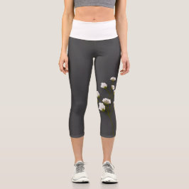 Pantalones floreados de primavera grises