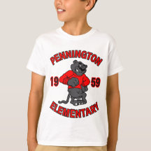 Pantera en un suéter para tejidos livianos