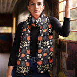 Pañuelo Calavera floral de Cottagecore Halloween<br><div class="desc">Aproveche la espeluznante temporada con esta bufanda de cráneo floral de Halloween en el cottagecore. Con una deliciosa mezcla de calabazas, calaveras y motivos florales, este diseño añade un toque de encanto gótico a su armario de otoño. Fabricado con un chiffon suave, es perfecto para añadir una atmósfera caprichosa y...</div>