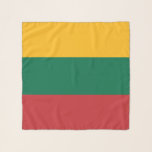 Pañuelo Carne cuadrada con bandera de Lituania<br><div class="desc">Añade un toque de orgullo lituano a tu armario con este elegante pañuelo cuadrado con la bandera de Lituania. Este pañuelo es más que un accesorio elegante - es una celebración de la rica herencia cultural de Lituania. Los colores vivos de la bandera lituana se muestran con audacia, lo que...</div>