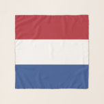 Pañuelo Carne cuadrada con bandera de los Países Bajos<br><div class="desc">¡Mejore su armario con nuestro pañuelo cuadrado con la bandera de los Países Bajos! Diseñado con atención a los detalles, este pañuelo es más que solamente un accesorio; es una celebración de la rica herencia cultural y el orgullo nacional de los Países Bajos. El diseño exhibe orgullosamente los icónicos colores...</div>