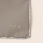 Pañuelo CB Elegant Wardrobe inicial Chiffon Scarf<br><div class="desc">Elegante Wardrobe Americano Inicial Chiffon Scarf. Diseño de Claudine Boerner.</div>