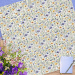Pañuelo Elegante acuarela de flores silvestres estampado<br><div class="desc">Añade un florecimiento floral a tu ropa con esta bufanda de bonito con un patrón de flores silvestres azules y amarillas frescas en un estilo acuarela. Ligero, aireado y con un estilo sin esfuerzo, esta bufanda le da un toque botánico de encanto a su día. Tanto si caminas por el...</div>