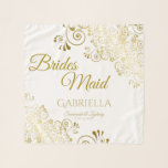 Pañuelo Elegante oro Filigree Bridesmaid Wedding Favor<br><div class="desc">Esta hermosa bufanda de pepinillo está diseñada como un regalo o un favor boda para las damas de honor. Diseñado para coordinarse con nuestra suite Relieve metalizado dorado Elegant Wedding, cuenta con un florido Relieve metalizado dorado con un sofisticado guión que dice "Novia Maid", así como un lugar para introducir...</div>