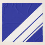 Pañuelo Elegante Real Marina Azul franjas de Carreras con<br><div class="desc">Este diseño moderno y elegante presenta rayas de carreras en diagonal blanca contra el vibrante fondo azul marino real.</div>