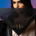 Pañuelo Glam gótico | Escarcha | Monograma dorado | Negro<br><div class="desc">El toque final a su disfraz/cosplay de la dama del castillo. Su monograma sobre esta bufanda dramática.</div>