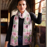 Pañuelo Gradiente rosa floral Chiffon Scarf<br><div class="desc">Prolongada bufanda rectangular de chicharrón con hermosas flores rosadas sobre un fondo degradado rosa con una tira de corazones pequeños a ambos lados de cada patrón floral/hoja. Puede elegir cualquiera de los tamaños disponibles. Esta bufanda le haría un regalo perfecto a ella,  a tu madre,  hermana,  novia o amiga.</div>