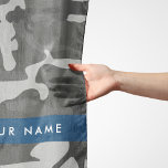 Pañuelo Gray Camouflage Pattern, Your name, Personalize<br><div class="desc">Elegante,  elegante y sofisticado camuflaje de color gris. Regalo moderno y moderno,  perfecto para el amante del ejército en tu vida. Personalice agregando su nombre,  apodo,  monograma o iniciales.</div>