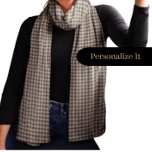 Pañuelo Houndstoth-Pale Taupe-<br><div class="desc">Presentamos nuestra Colorida Carne Chiffon Houndstoth - una fusión de moda de encanto clásico y estilo moderno. El pálido Taupe, combinado con el atemporal patrón de patas traseras, eleva este pañuelo a una lujosa moda esencial. Personalízalo con un nombre para un toque único, creando un accesorio elegante o un regalo...</div>
