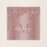 Pañuelo Moda Rosa Oro Espuma Purpurinas Rasgos Monograma<br><div class="desc">El Rosa Girly Gold Sparkle Purpurina Drips Monogram Square Scarf con un purpurina de oro fino color rosa/rosa en la moda gotea sobre un fondo de moda con su personalizado monograma y nombre. Póngase en contacto con nosotros en cedarandstring@gmail.com si necesita ayuda con el diseño o productos de coincidencia.</div>