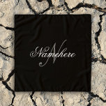 Pañuelo Monograma único personalizado de nombre blanco y n<br><div class="desc">Diseño de monograma único personalizado en blanco y negro para cualquier persona.</div>