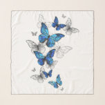 Pañuelo Morfo de las mariposas voladoras azules<br><div class="desc">Morfo de las mariposas azules voladoras y mariposas blancas en un fondo abstracto y claro. Morfo. Diseño con morfo de mariposas azules.</div>