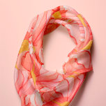 Pañuelo Naranja de coral acuarela patrón verano floral<br><div class="desc">Los pétalos de flores de color rosa coral y naranja de color rojo acuático adornan el pañuelo para un moderno y elegante conjunto de verano.</div>
