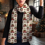 Pañuelo Navidades de ornamentos de camiones rojos de época<br><div class="desc">Celebre las vacaciones con estilo con esta encantadora bufanda de chiffon con un nostálgico camión rojo vintage y un patrón festivo de adornos. Con ornamentos de yeso, estrellas rústicas y camiones rojos clásicos con árboles de Navidad, esta bufanda exuda el espíritu de las vacaciones. La tela ligera de chile aporta...</div>