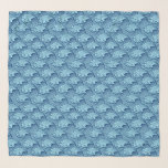 Pañuelo Ondas japonesas vintage, marina y azul cielo<br><div class="desc">Escarcha cuadrada en un patrón de onda japonés vintage,  estilizado - azul cielo suave,  delineado y detallado en añil profundo / azul marino</div>