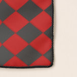 Pañuelo Patrón de diamante rojo y negro<br><div class="desc">Larga bufanda. Destacado en un patrón de diamante rojo y negro. Fabricado con vectores de alta resolución y/o gráficos digitales para una impresión profesional. NOTA: (ESTA ES UNA IMPRESIÓN. Todos los diseños de los productos de zazzle son "impresiones" a menos que se indique lo contrario en "Acerca de este producto")...</div>