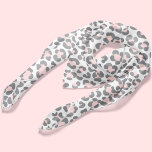 Pañuelo Patrón de leopardo gris y rosa<br><div class="desc">Diseño de diseño clásico de leopardo de moda y moda.</div>