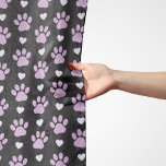 Pañuelo Patrón De Pasta, Pasta De Perro, Tuercas De Lino,<br><div class="desc">Patrón lindo,  divertido y adorable con garras de lilo y corazones morados. Regalo moderno y moderno,  perfecto para el amante del perro en tu vida.</div>