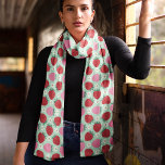 Pañuelo Patrón De Verano De Fresa De Color Rojo Y Rosa<br><div class="desc">Añade un toque de capricho a tu armario con esta linda bufanda roja y rosa de fresa. Perfecto para el verano, este diseño lúdico presenta fresas vibrantes en un fondo claro, lo que lo convierte en un accesorio encantador para cualquier tipo de ropa. El suave y ventilado tejido de chiffon...</div>