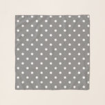 Pañuelo Puntos de polka gris<br><div class="desc">A veces solo queremos un gris agradable para expresar cómo nos sentimos o para seguir siendo neutrales en cuanto a género en nuestros regalos. Es un color agradable que tiene un rap malo. Cambiemos la manera en que el mundo se ve gris juntos.</div>