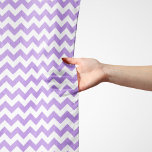 Pañuelo Púrpura Zigzag, Púrpura Chevron, Patrón Geométrico<br><div class="desc">Elegante,  elegante y sofisticado zigzag (chevron) en color púrpura y blanco. Regalo moderno y moderno,  perfecto para el amante del zigzag en tu vida.</div>