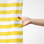 Pañuelo Rayas amarillas, franjas blancas, patrón rayado<br><div class="desc">franjas elegantes,  elegantes y sofisticadas de color amarillo y blanco. Un regalo moderno y de moda,  perfecto para los amantes de las rayas de su vida.</div>