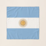 Pañuelo Scarf cuadrado con bandera de Argentina<br><div class="desc">Añade un toque de orgullo argentino a tu armario con nuestro exclusivo pañuelo cuadrado con la bandera de Argentina. Diseñado con meticulosa atención a los detalles, este pañuelo cuadrado es más que sólo un accesorio de moda; es una celebración del patrimonio cultural y el orgullo nacional de Argentina. El elegante...</div>