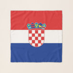 Pañuelo Scarf cuadrado con bandera de Croacia<br><div class="desc">Añade un toque de orgullo croata a tu colección de accesorios con nuestro exclusivo pañuelo cuadrado con la bandera de Croacia! Diseñado con meticulosa atención a los detalles, este pañuelo cuadrado es más que un simple artículo de moda; es una celebración del legado y orgullo cultural de Croacia. El diseño...</div>