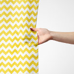 Pañuelo Zigzag amarillo, chevron amarillo, patrón geométri<br><div class="desc">Elegante,  elegante y sofisticado zigzag (chevron) en color amarillo y blanco. Regalo moderno y moderno,  perfecto para el amante del zigzag en tu vida.</div>