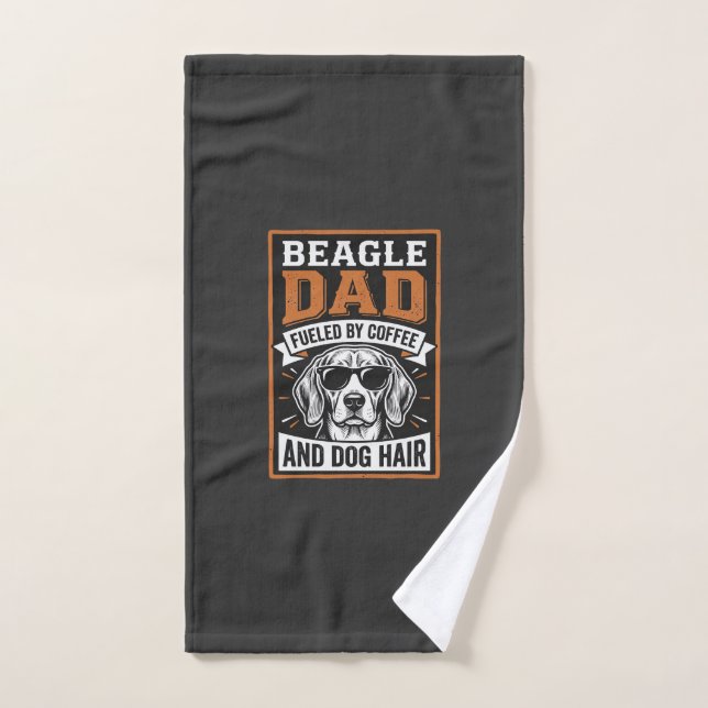 Papá Beagle Impulsado por Café y Pelo de Perro (Toalla de mano)