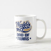 Papá de la taza del regalo de los gemelos (mundos