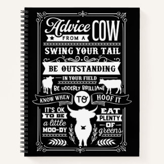 Papa Farmer recibe consejos de su cuaderno CowSpir