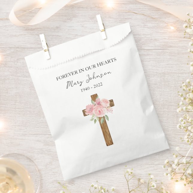 Papel Bolsa de Favor de Funeral de la Cruz de Rosa (Cortado)