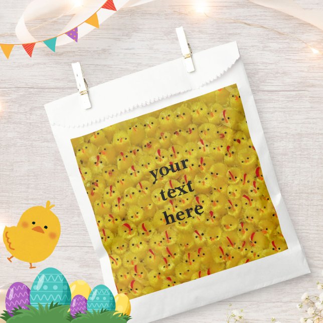 Papel Bolsa de Favor del Texto para las chichas de Pascu (Cute yellow chick pattern favor bags for Easter or spring celebrations. Personalize with your text.)
