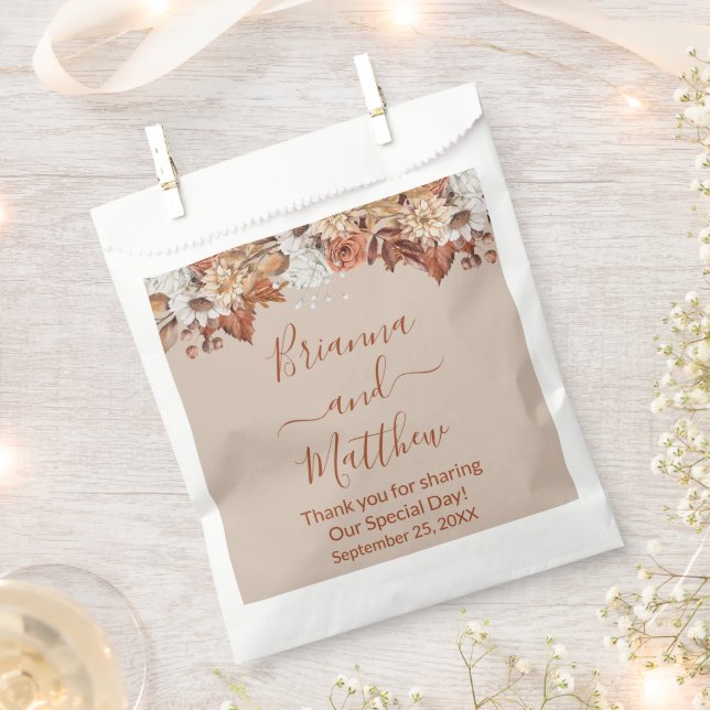 Papel Bouquet floral otoño en la bolsa favorita de Taupe (Cortado)